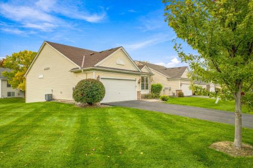 10801 Thone Road, Woodbury, MN 55129