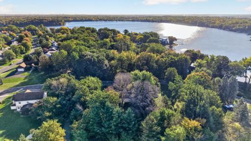 9270 Kiowa Trail, Chanhassen, MN 55317