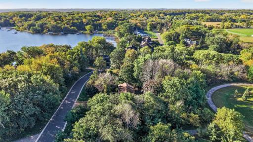 9270 Kiowa Trail, Chanhassen, MN 55317