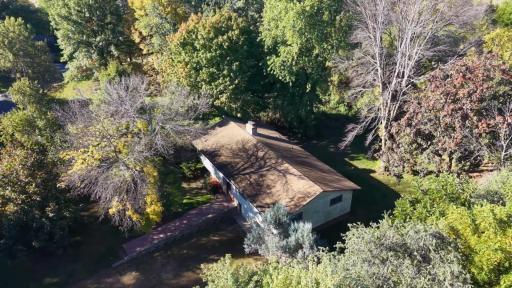 9270 Kiowa Trail, Chanhassen, MN 55317