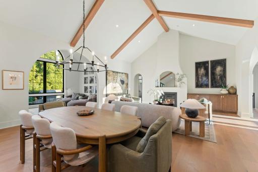 9270 Kiowa Trail, Chanhassen, MN 55317