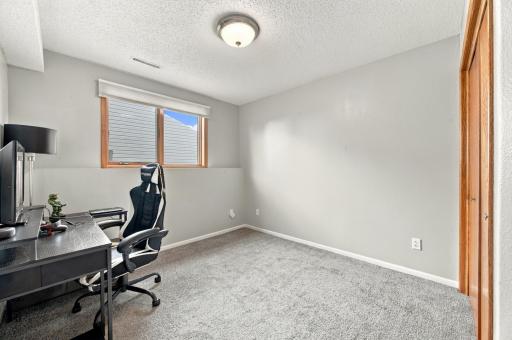 1512 19th Avenue E, West Fargo, ND 58078