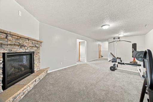 1512 19th Avenue E, West Fargo, ND 58078