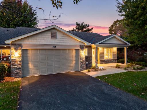 1-web-or-mls-308 Arrowhead Dr-186 copy.jpg
