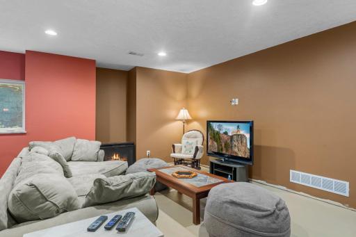 449 Roosevelt Drive, Dresser, WI 54009