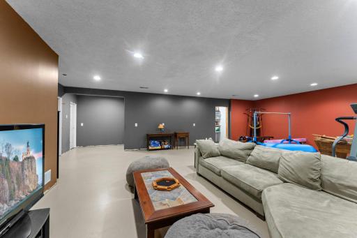 449 Roosevelt Drive, Dresser, WI 54009