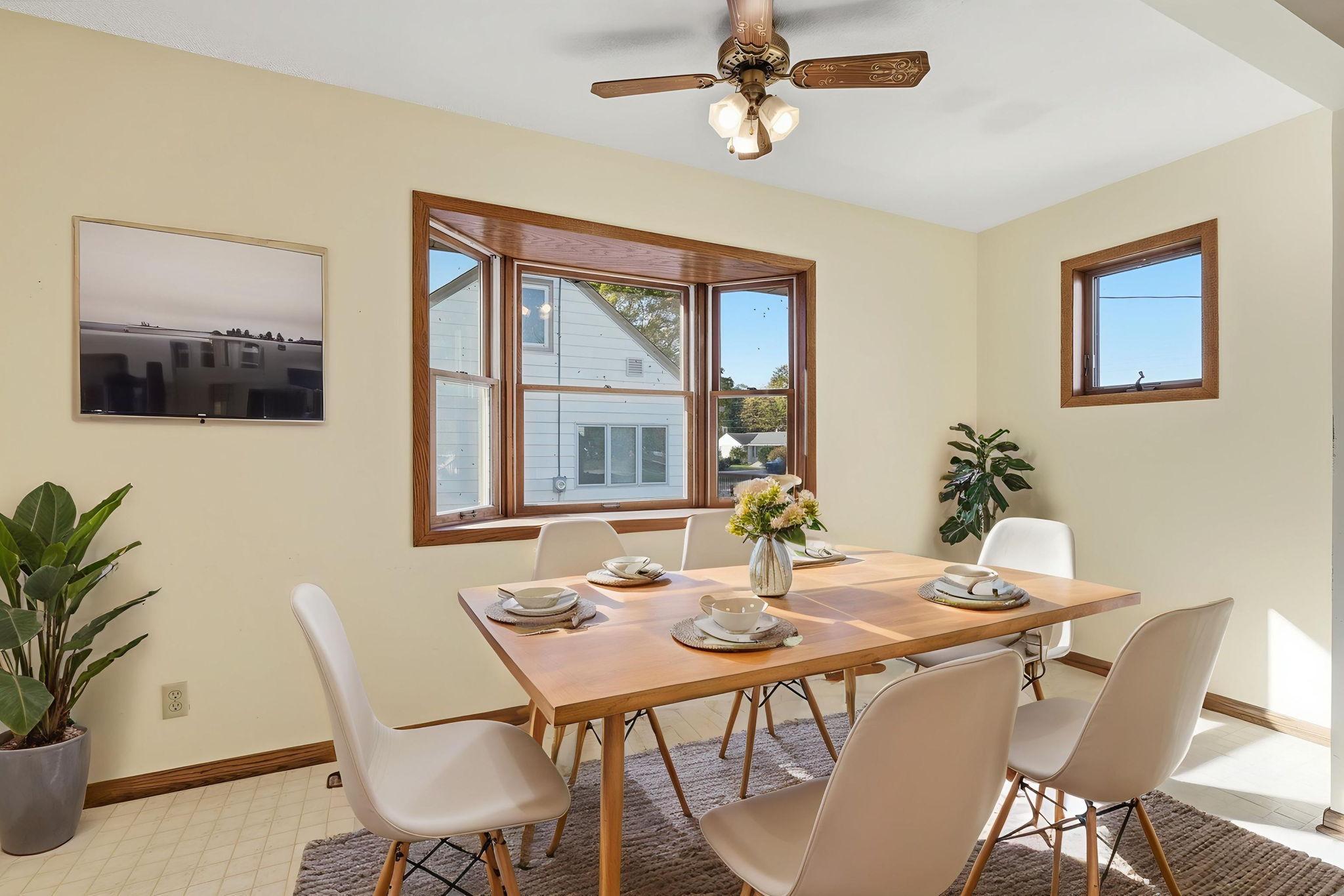 39- Virtually Staged Dining Room.jpg