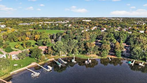9270 Kiowa Trail, Chanhassen, MN 55317