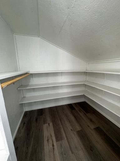 Office/den or nonconforming bedroom walk in closet. bedroom walk in closet.