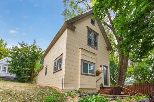 1084 Sylvan Street, Saint Paul, MN 55117