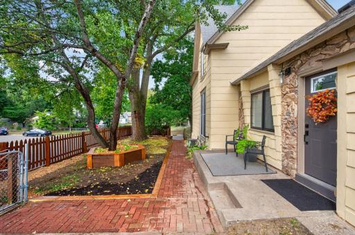 1084 Sylvan Street, Saint Paul, MN 55117