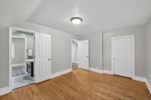 1084 Sylvan Street, Saint Paul, MN 55117