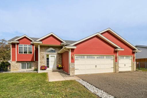 713 122nd Avenue NW, Coon Rapids, MN 55448
