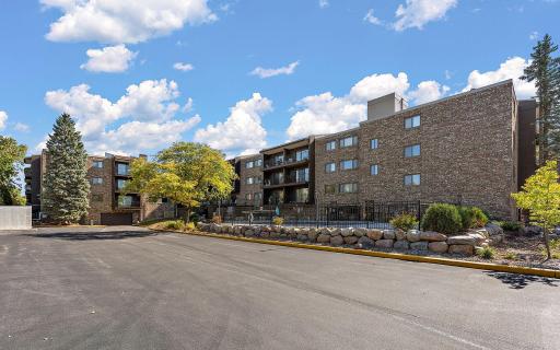 4100 Parklawn Avenue, 318, Edina, MN 55435