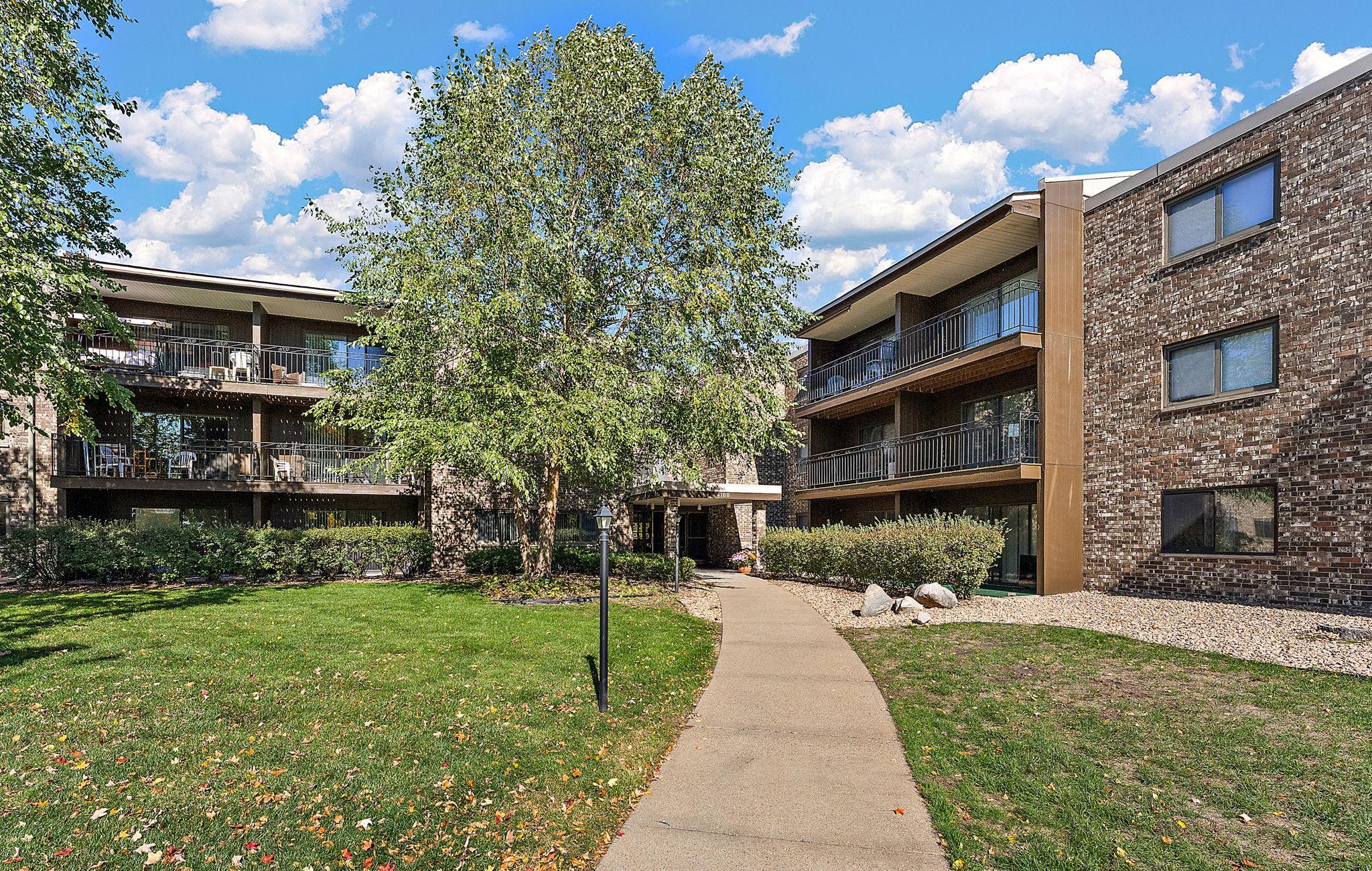 4100 Parklawn Avenue, 318, Edina, MN 55435
