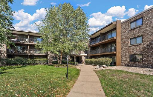 4100 Parklawn Avenue, 318, Edina, MN 55435