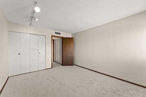 4100 Parklawn Avenue, 318, Edina, MN 55435