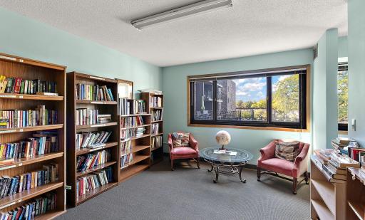 4100 Parklawn Avenue, 318, Edina, MN 55435