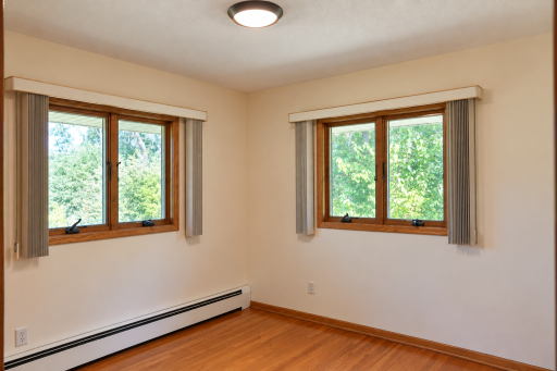 1595 Sandhurst Avenue E, Maplewood, MN 55109