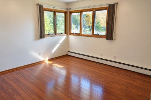 1595 Sandhurst Avenue E, Maplewood, MN 55109