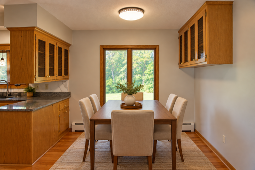 1595 Sandhurst Avenue E, Maplewood, MN 55109