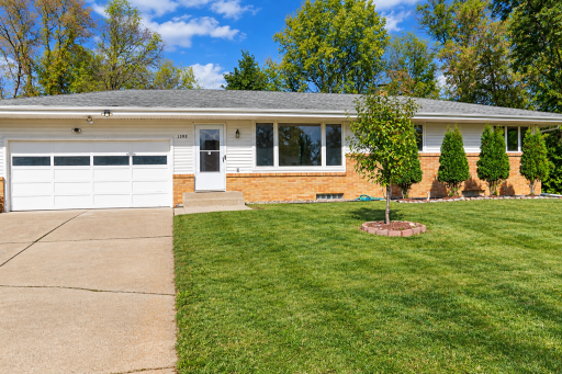 1595 Sandhurst Avenue E, Maplewood, MN 55109