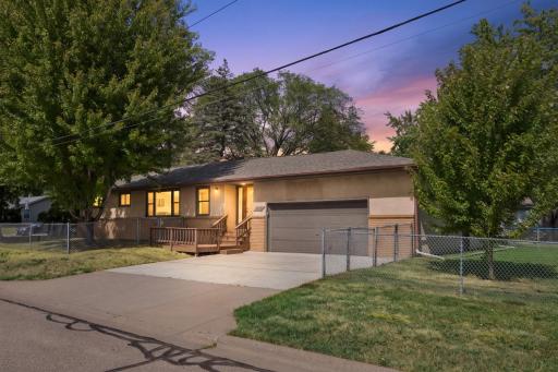 2267 Mohawk Road E, North Saint Paul, MN 55109