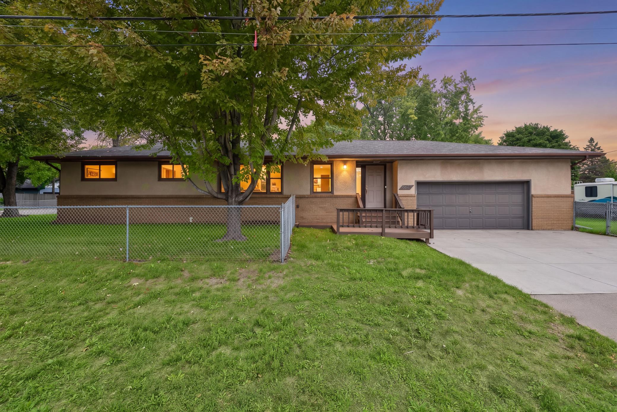 Property photo for 2267 Mohawk Road E, North Saint Paul, MN 55109