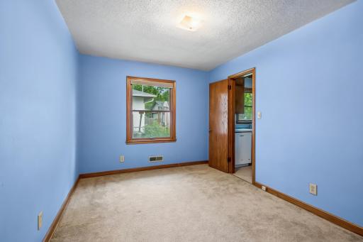 2267 Mohawk Road E, North Saint Paul, MN 55109