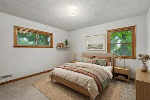 2267 Mohawk Road E, North Saint Paul, MN 55109