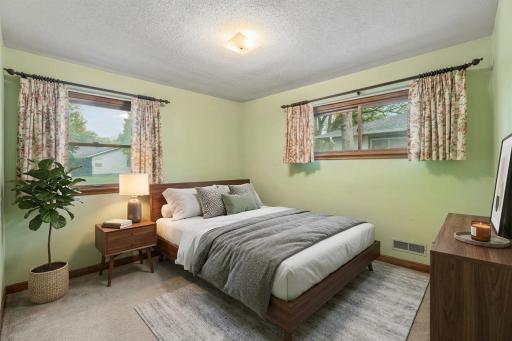 2267 Mohawk Road E, North Saint Paul, MN 55109