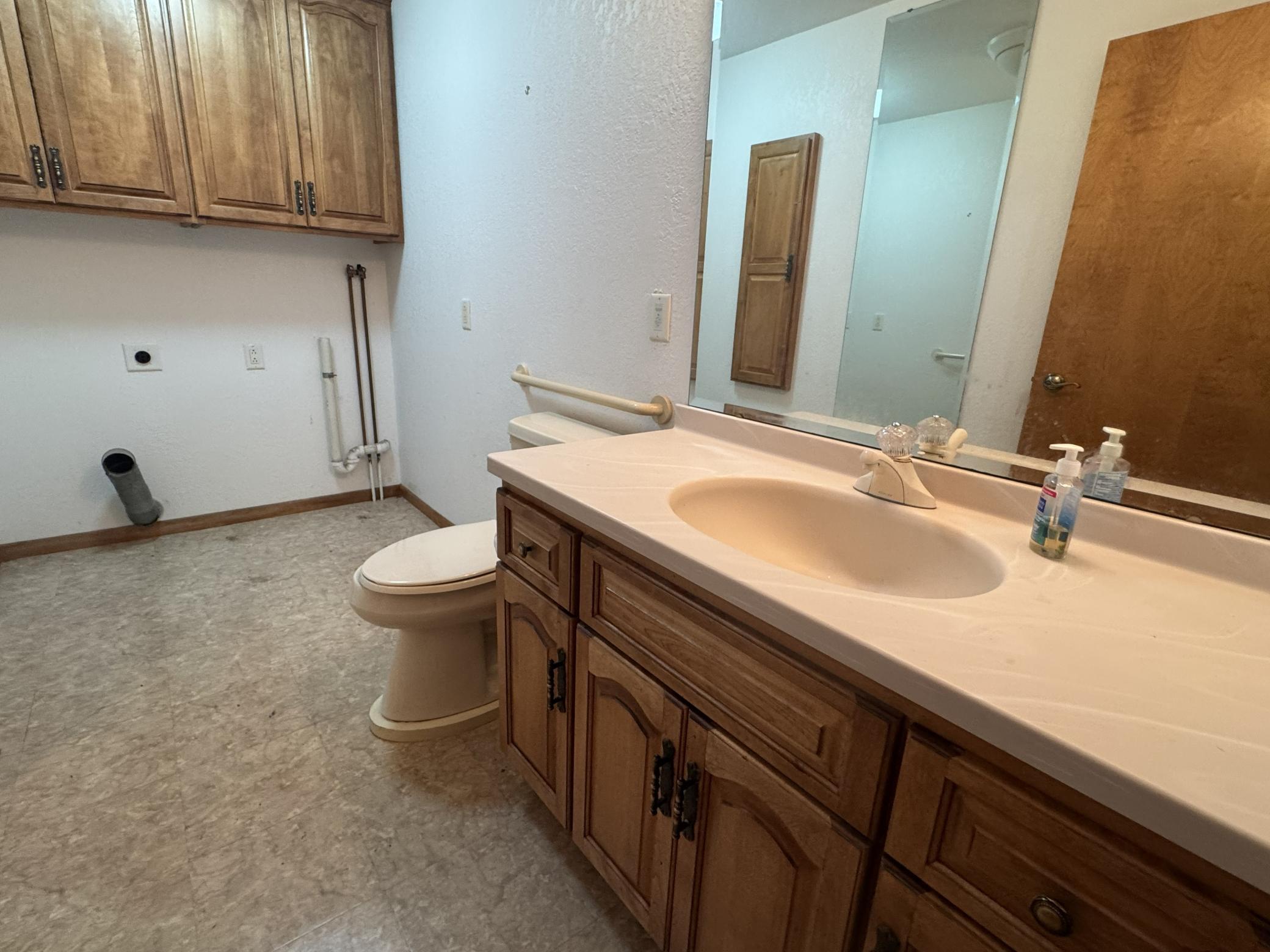 Laundry/Bathroom off Garage