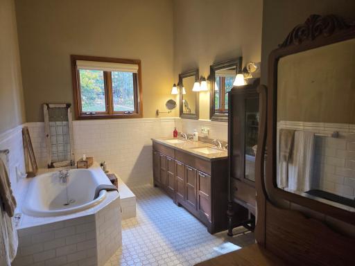 29372 Bayview Drive, Bovey, MN 55709