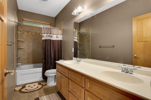 7654 Bennett Court, Inver Grove Heights, MN 55077