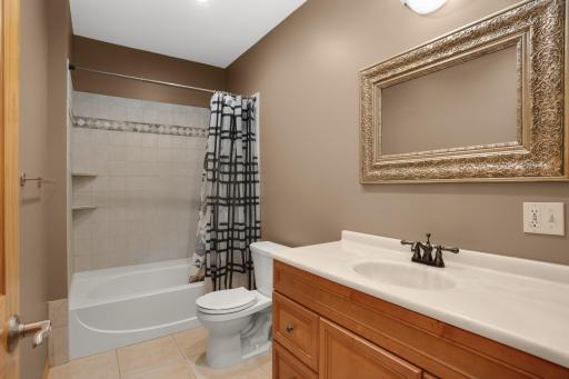 7654 Bennett Court, Inver Grove Heights, MN 55077