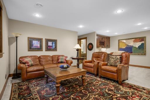 Recreation room with a wet bar and room for a game table