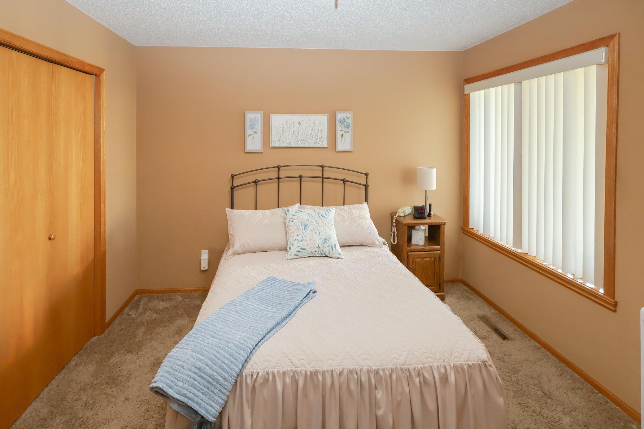 Second bedroom.