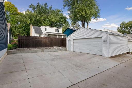 3233 Edgewood Avenue S, Saint Louis Park, MN 55426