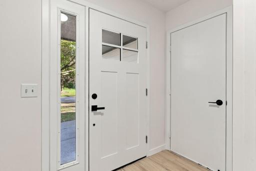 11-web-or-mls-1862 Fox Run-11.jpg