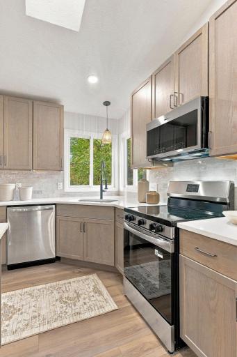 24-web-or-mls-1862 Fox Run-24.jpg