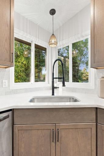 25-web-or-mls-1862 Fox Run-25.jpg