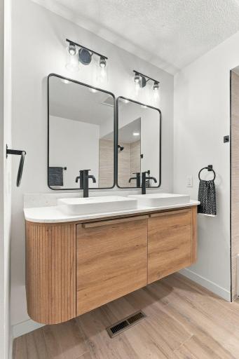 33-web-or-mls-1862 Fox Run-33.jpg