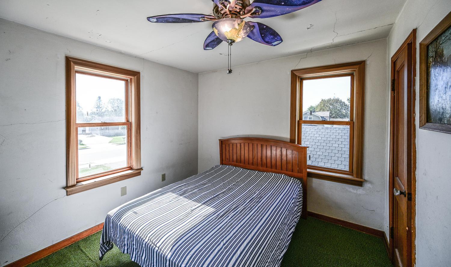 025-012-Bedroom 1 Upper Unit-1500x890.jpg