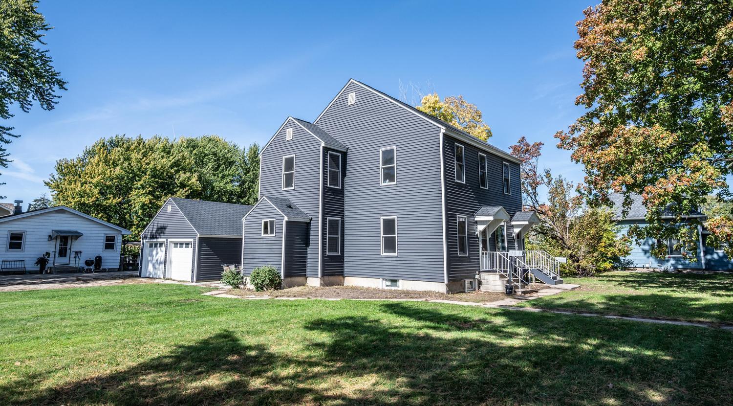 027-021-Front of Home-1500x831.jpg