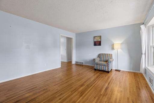 1913 Independence Avenue N, Golden Valley, MN 55427