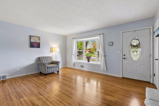 1913 Independence Avenue N, Golden Valley, MN 55427