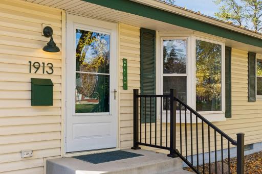 1913 Independence Avenue N, Golden Valley, MN 55427