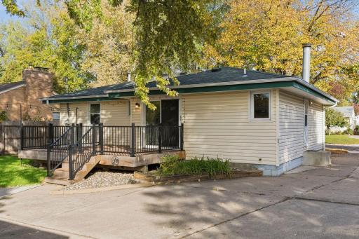 1913 Independence Avenue N, Golden Valley, MN 55427