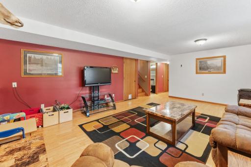 3981 324th Avenue NE, Cambridge, MN 55008