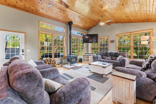 3981 324th Avenue NE, Cambridge, MN 55008